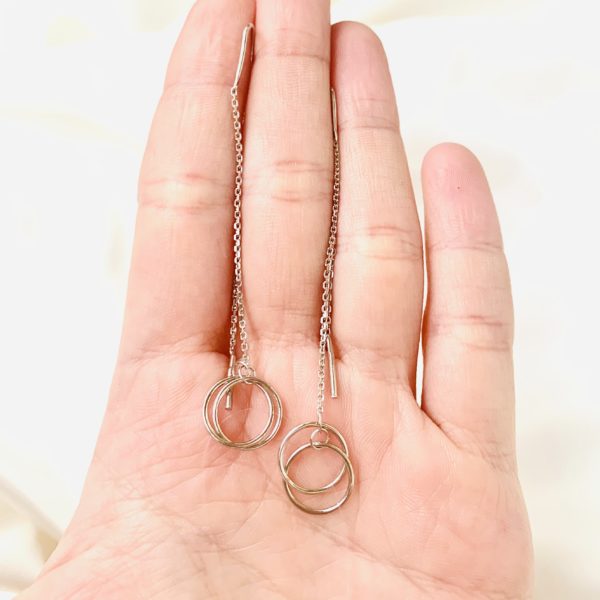 серебряные серьги цепочки с кольцами
